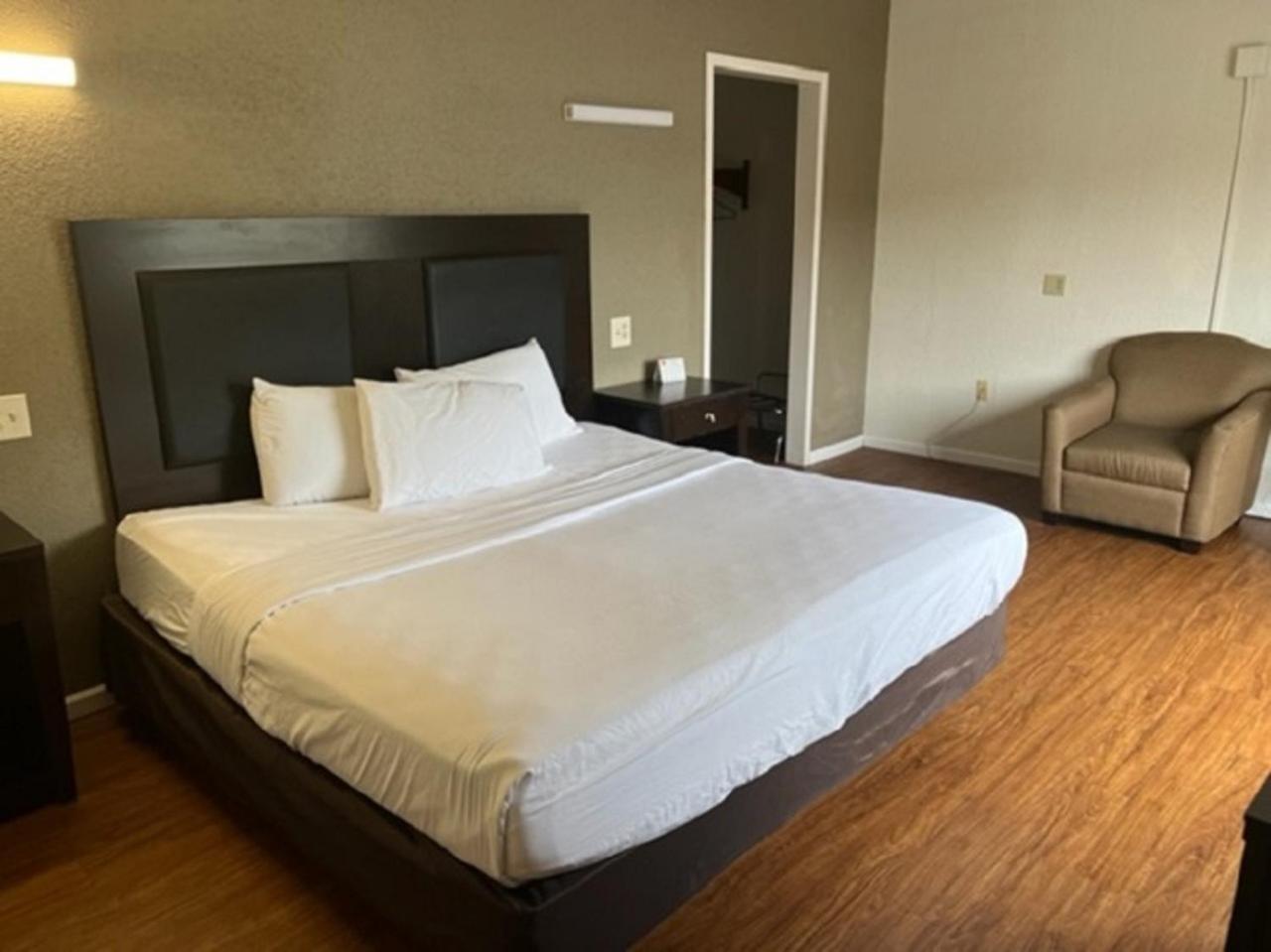 Posh Inn & Suites Wisconsin Rapids Zimmer foto